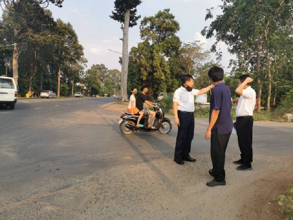 กรมทางหลวงยกเลิกโค่นต้นยางนาริมถนนยโสธร