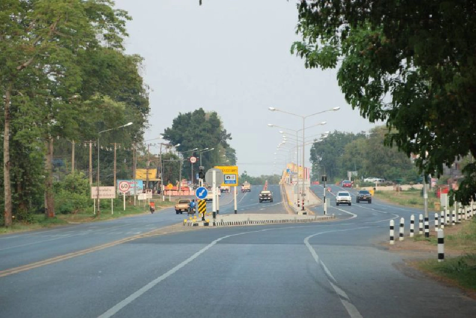 กรมทางหลวงยกเลิกโค่นต้นยางนาริมถนนยโสธร