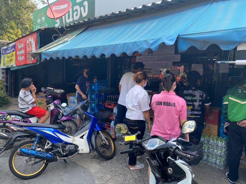 แห่ซื้อแอลกอฮอล์-เบียร์ หลังคลายล็อกดาวน์