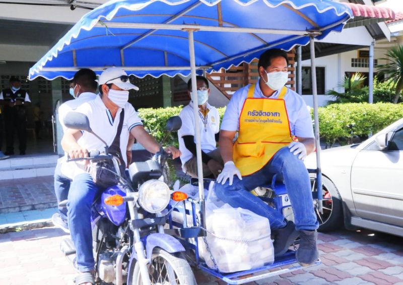  “นิพนธ์”เปิดครัวทำอาหาร ช่วยประชาชนสู้ภัยโควิด