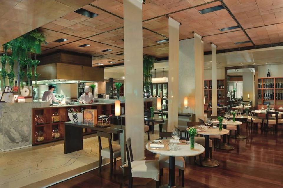 โรงแรมอนันตรา สยาม รีเทิร์นเปิด 4 ห้องอาหาร 