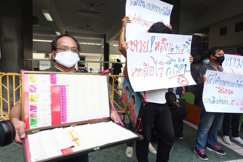 ร้อง”ลุงตู่”ขอตั้งแผงขายหน้าห้าง-ตลาดสด