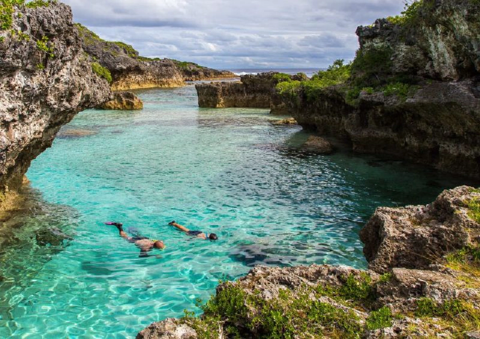 นีอูเอ อยู่ใกล้กับนิวซีแลนด์