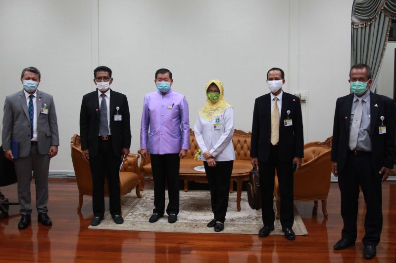 ส.ส.ชายแดนใต้ ร้อง “นิพนธ์”เร่งช่วยคนไทยติดค้างมาเลย์-อินโด 