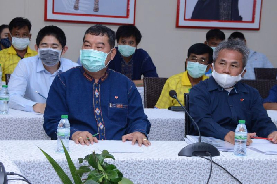 “ประภัตร” หนุนโคราชปลูกหญ้าเนเปียร์ 5 พันไร่