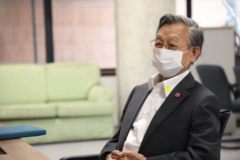 นายชวน  หลีกภัย