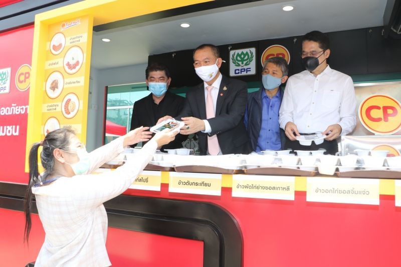 ก.เกษตรฯ ผนึก ซีพีเอฟ ส่งรถ Food Truck อุ่นอาหารช่วยเหลือชุมชน