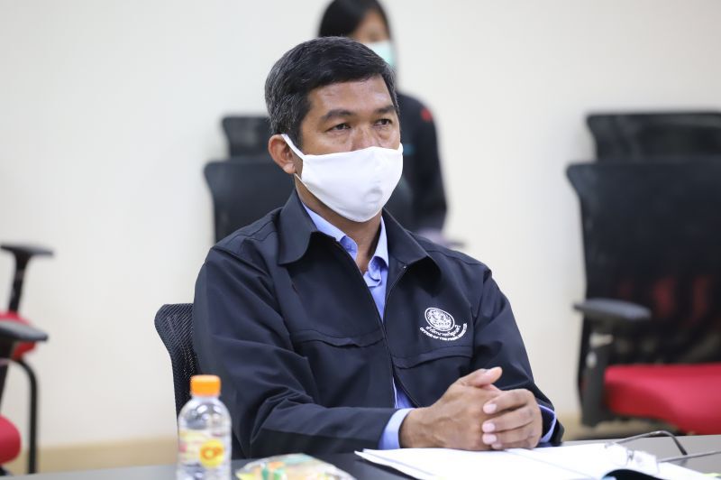 ผู้ตรวจราชการสำนักนายกรัฐมนตรี ตรวจเยี่ยมโรงงานหน้ากากอนามัยซีพี ชื่นชมกระบวนการผลิต