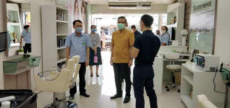 ซาลอนห้างร้านอาหาร”ลพบุรี”อยู่ในแถว