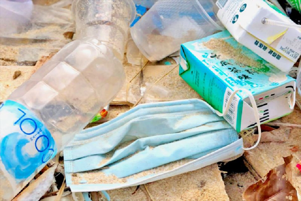 รู้ไว้ปลอดภัยกว่า  จัดการอย่างไรกับอุปกรณ์ป้องกันเชื้อโรคใช้แล้วทิ้ง