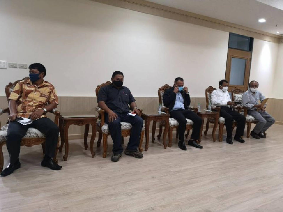 จี้ผู้ว่าฯ บีบโรงงานสกัดรับซื้อปาล์ม18%