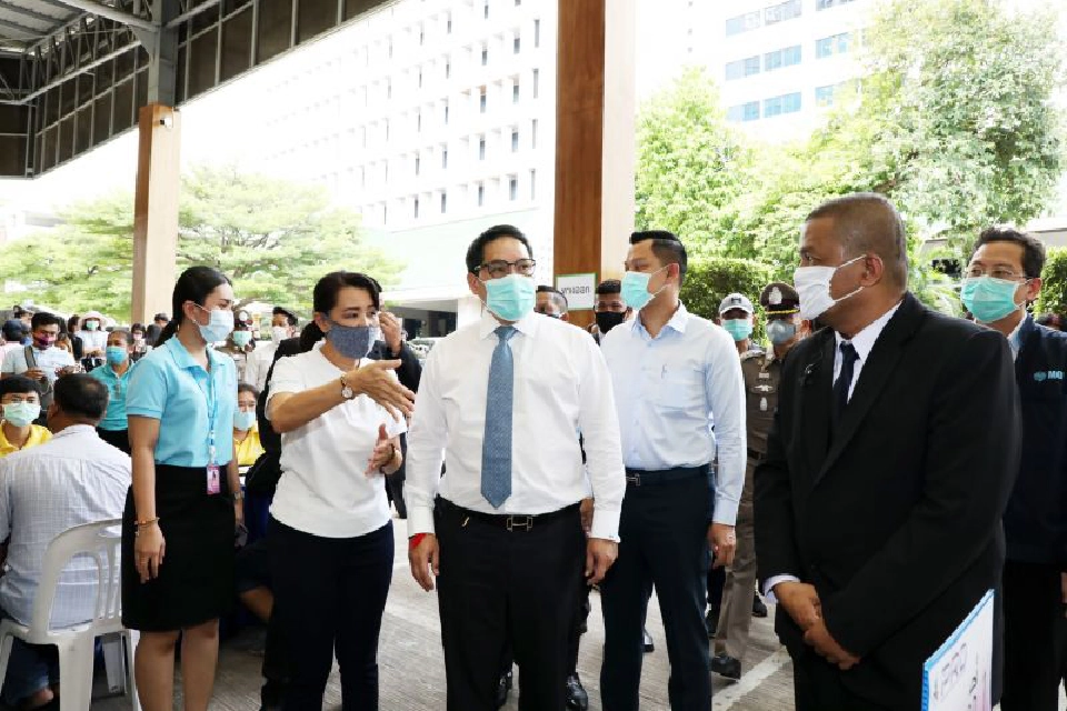 อุตตม สั่งแบงก์รัฐ เปิดรับเรื่องร้องเรียนเยียวยา 5,000 บาท ถึง 29.พ.ค.นี้