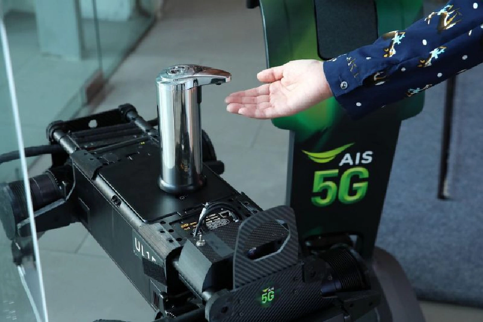 AIS ผนึก CTW จัดทัพ 5G โซลูชันเฝ้าระวังโควิดรับ ห้างเปิด