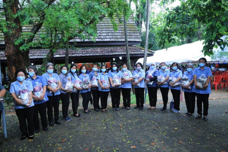 “นิพนธ์”มอบถุงยังชีพ อสม.ตรัง-พัทลุง กำลังใจสู้โควิด