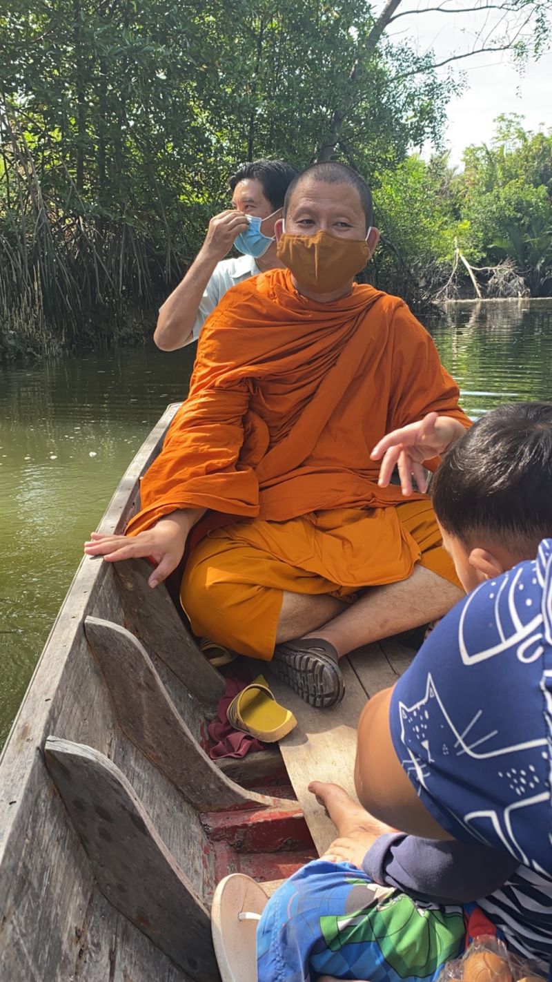  "วัดบางกะพ้อม"ดั้นด้นช่วยครอบครัวกลุ่มชายขอบ