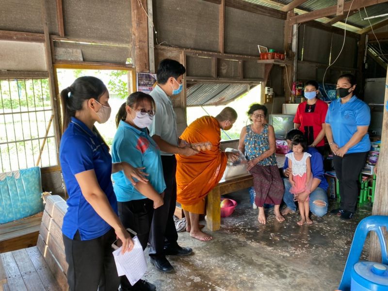  "วัดบางกะพ้อม"ดั้นด้นช่วยครอบครัวกลุ่มชายขอบ