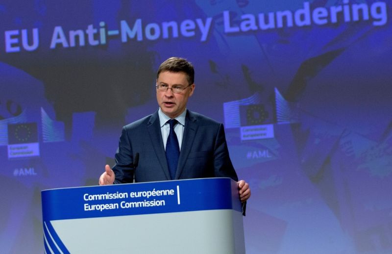 นาย Valdis Dombrovskis รองประธานคณะกรรมาธิการยุโรป(อียู)