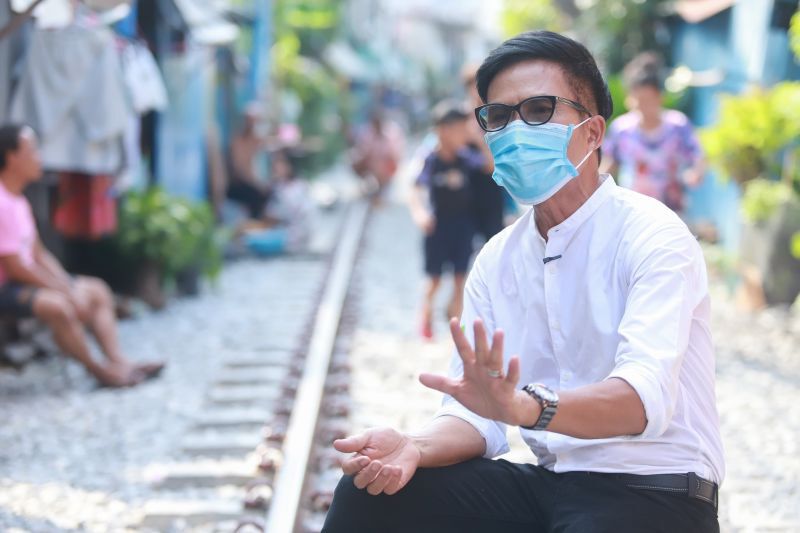 อาจารย์สง่า ดามาพงษ์