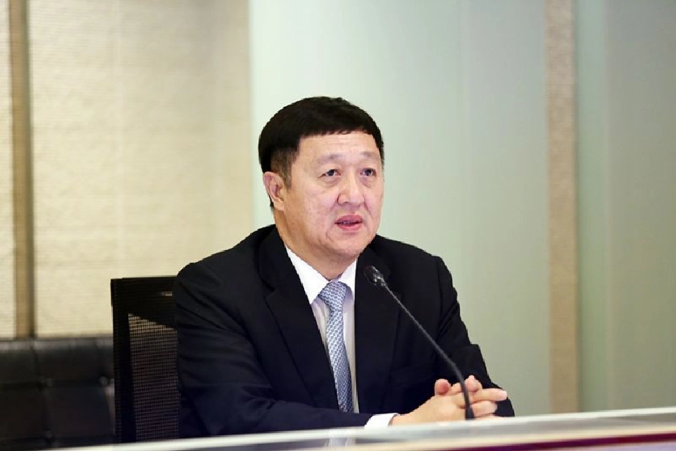 นายประสงค์ พูนธเนศ 