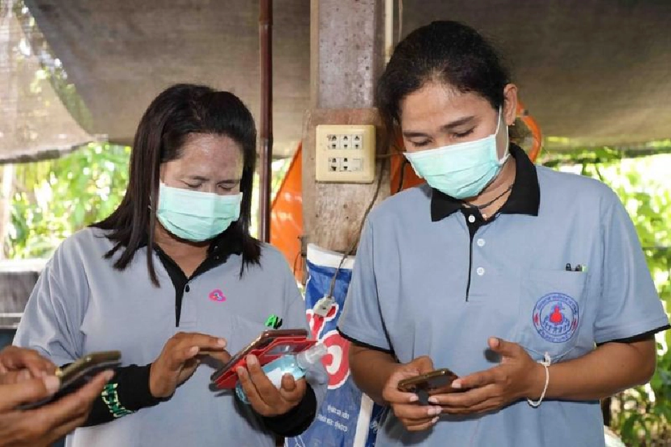   CEO เอไอเอส ควง ผู้ว่าฯ ฉะเชิงเทรา ให้กำลังใจนักรบเสื้อเทา