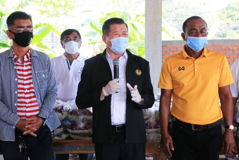 “นิพนธ์-​สรรเพชญ”เดินหน้าแจกถุงยังชีพช่วยชุมชนสงขลา
