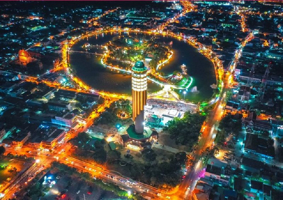 อลังการ "หอโหวด" เมืองร้อยเอ็ด เตรียมเปิดฉลองใหญ่ปลายปี(คลิป)