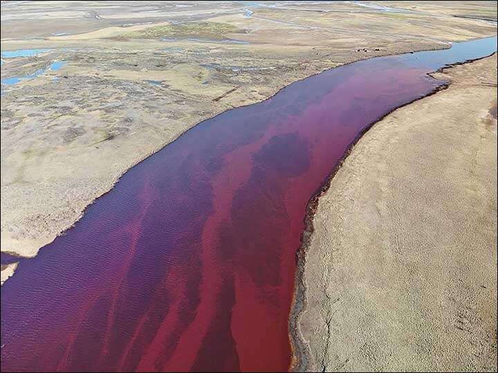 “แม่น้ำสีเลือด” มหันตภัยน้ำมันรั่วในไซบีเรีย  