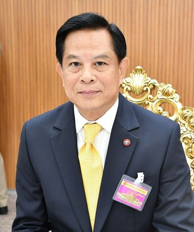  นายพีระพันธุ์ สาลีรัฐวิภาค
