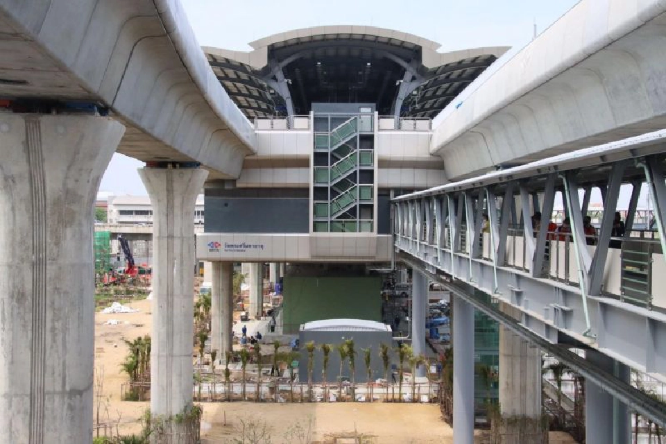 ไปขึ้นหรือยัง “BTS” สถานีใหม่ปลายทางวัดพระศรีมหาธาตุ