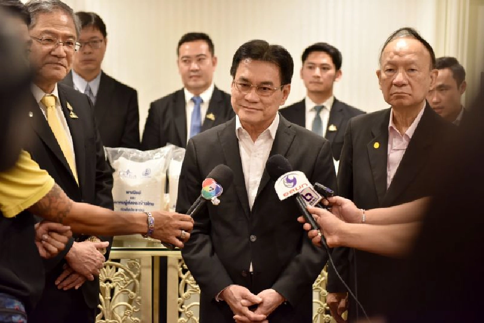 “จุรินทร์” ยัน “บิ๊กตู่” ยังไม่ส่งสัญญาณปรับครม.