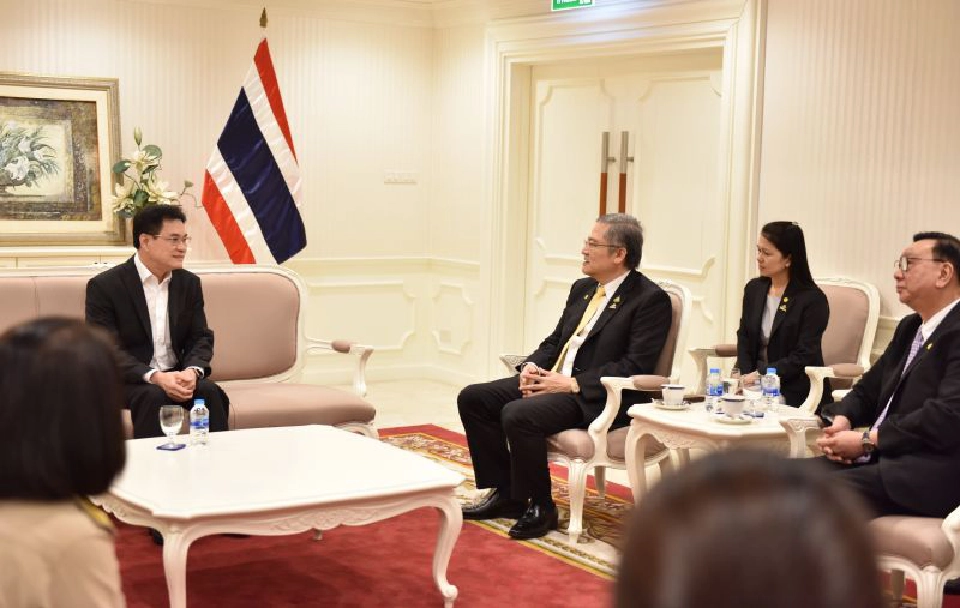 พาณิชย์มอบข้าวถุง 5 หมื่นถุง  ช่วยประชาชนหลังโควิด-19