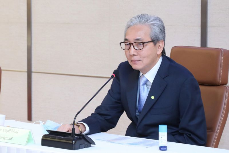 สมคิด- อุตตม พร้อมใจปิดปากเรื่องการเมือง