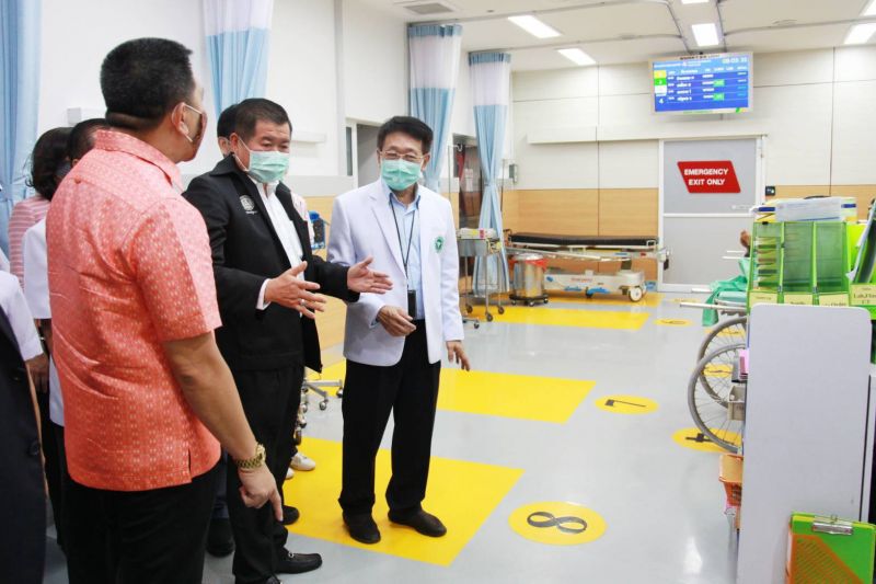  “นิพนธ์”เยี่ยมร.พ.อุดรฯ ขอบคุณหมอ-พยาบาล-อสม.ดูแลคนไทย