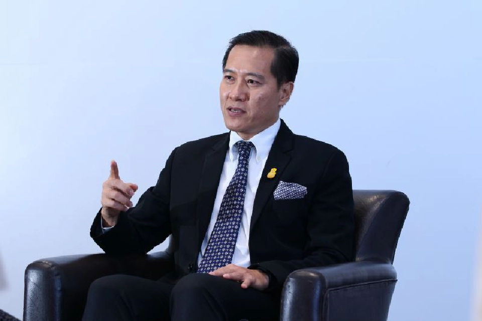 วีระศักดิ์ โควสุรัตน์