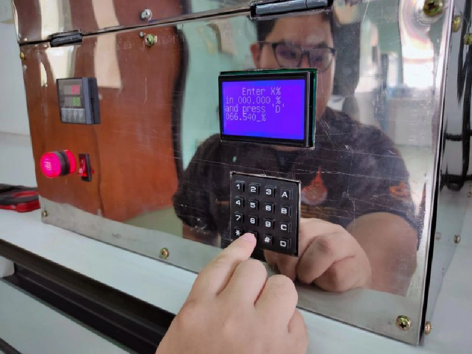 เครื่องอบแห้ง พร้อมระบบวัดความชื้น