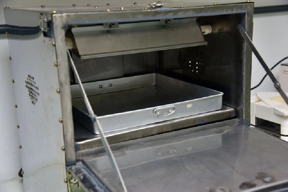 เครื่องอบแห้ง พร้อมระบบวัดความชื้น