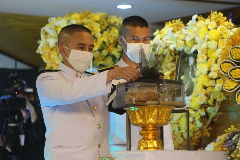 พระราชทานเพลิงศพ 'ตั้ว ศรัณยู วงษ์กระจ่าง' ครอบครัว-เพื่อนวงการ-ปชช.ร่วมอาลัย