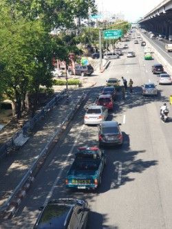 20ปั๊มบางจาก คนแห่เติม E20 S EVO เต็มถังจ่าย 20 บาท ทะลัก 