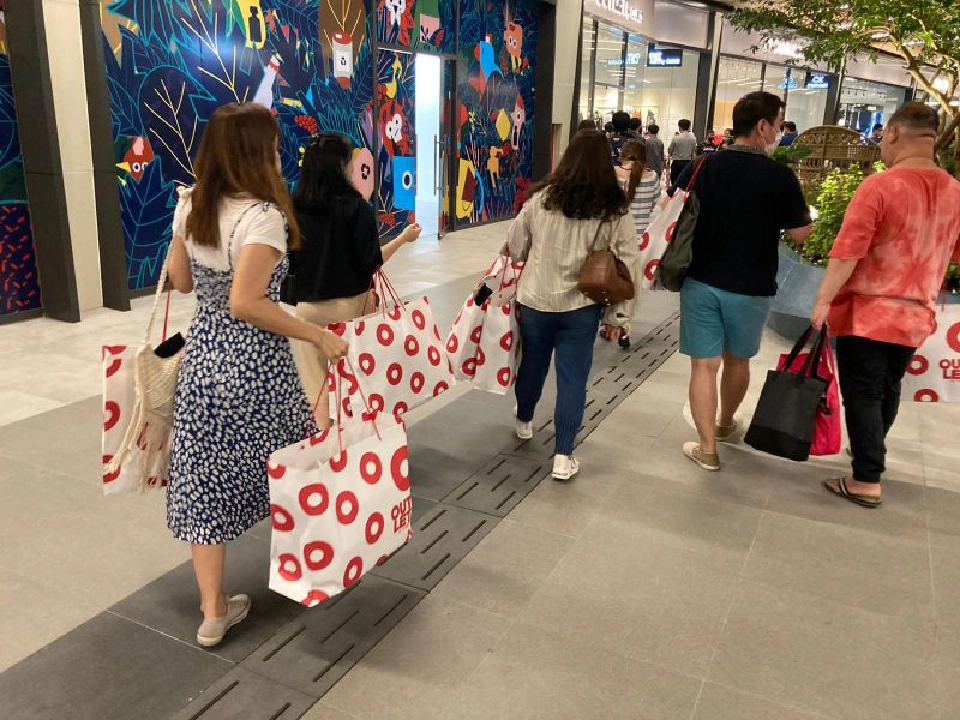 “สยาม พรีเมี่ยม เอาท์เล็ต กรุงเทพ”  นักช็อปพุ่งทะลุเป้ากว่า 100%