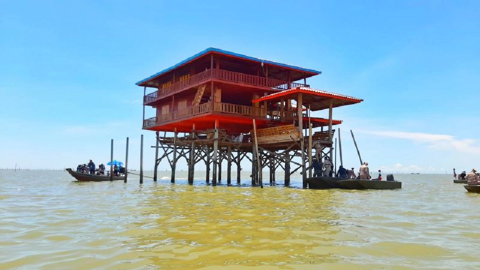 ทหารเรือมาเอง จัดระเบียบ"คอกหอย"อ่าวบ้านดอน