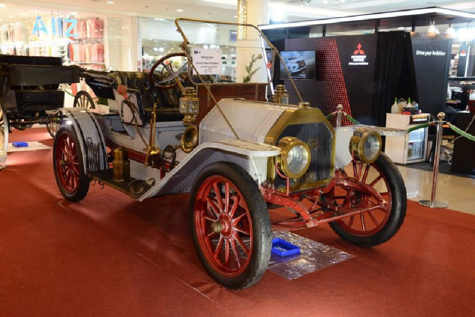 เสน่ห์รถเก่ากับงาน"นิทรรศการรถโบราณ และรถคลาสสิค"