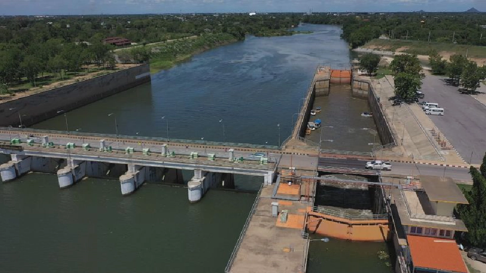 "เที่ยวปันสุข"ย้อนอดีตเมืองกาญจนฯล่องเรือผ่านเขื่อนแม่กลอง