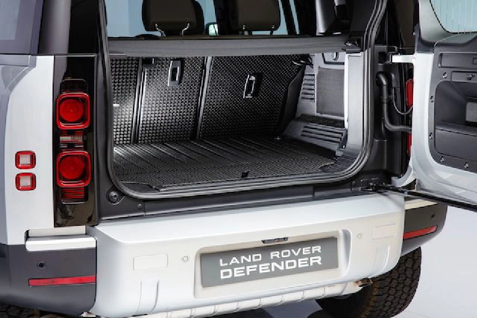 Land Rover Defender ออฟโรดระดับตำนานลุยไทย