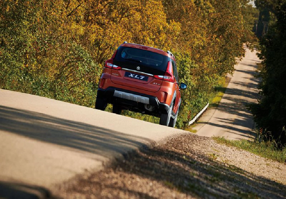 รับน้องใหม่ Suzuki XL7 - มิตซูบิชิ ไม่ปรับราคาเอ็กซ์แพนเดอร์ ครอส 