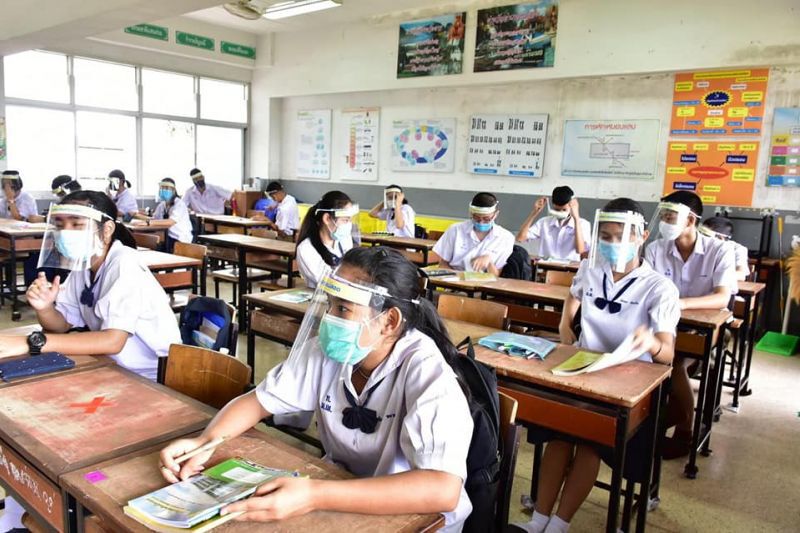 แม่สอด"การ์ดไม่ตก"เฟซชีลด์100%รับเปิดเทอม