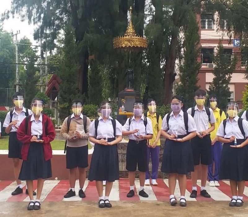 แม่สอด"การ์ดไม่ตก"เฟซชีลด์100%รับเปิดเทอม