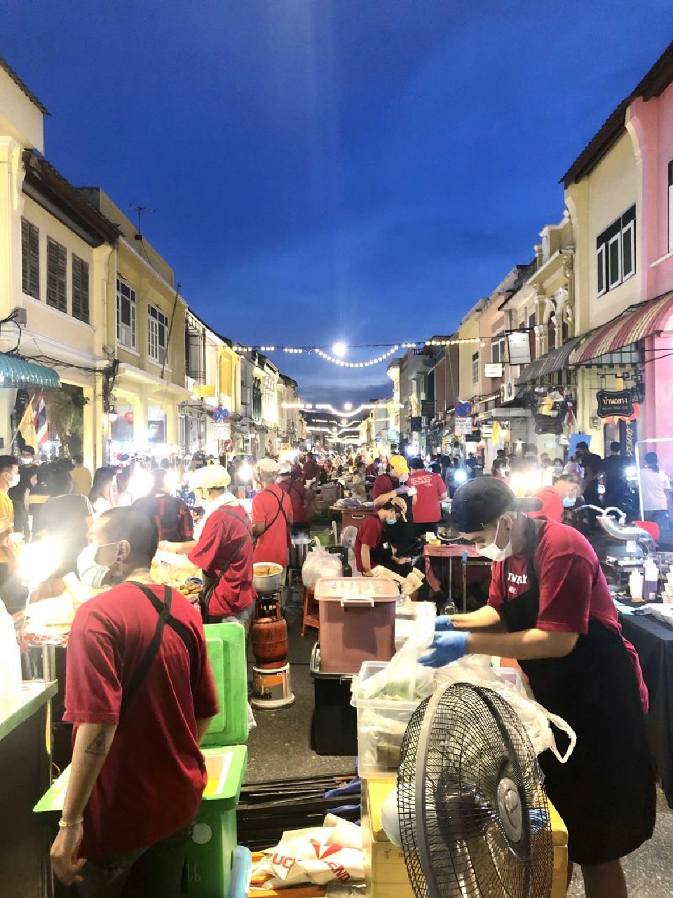 เที่ยว"หลาดใหญ่" ถนนคนเดินภูเก็ตในวิถี New Normal  