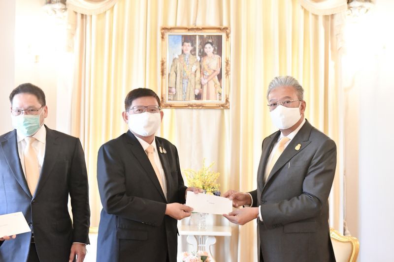 เปิดภาพ "4 กุมาร" ยื่นหนังสือลาออก