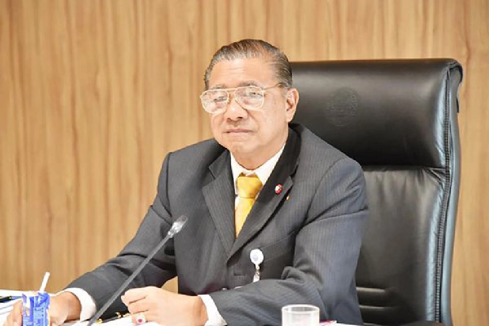 นายวีระกร คำประกอบ