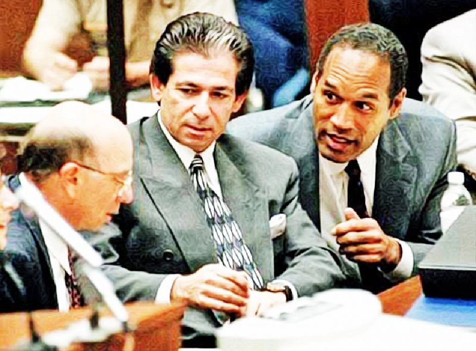 คาเดเชียนนั่งกลาง